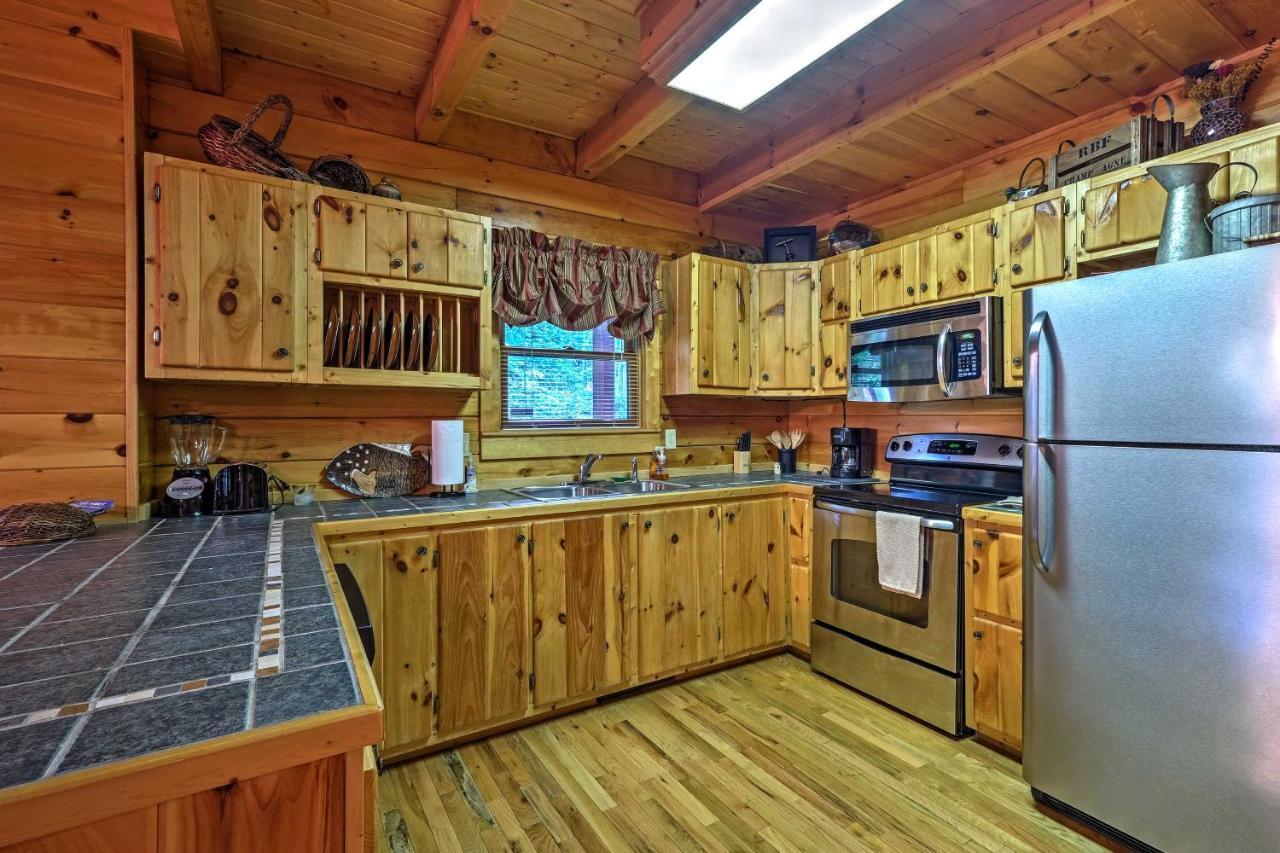 Pigeon Forge Cabin With Hot Tub, Grill And Pool Table! Villa Sevierville Exterior foto