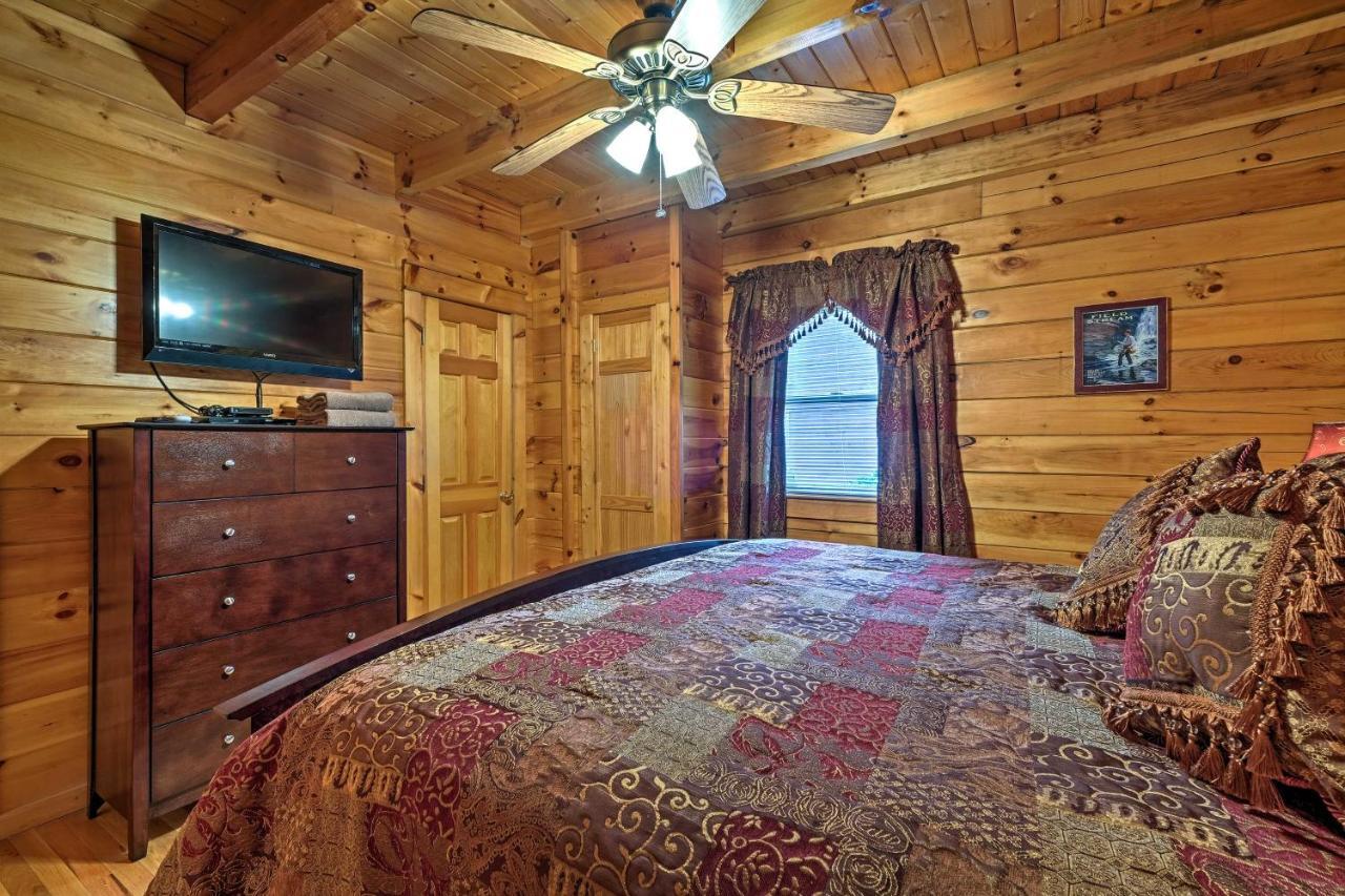 Pigeon Forge Cabin With Hot Tub, Grill And Pool Table! Villa Sevierville Exterior foto